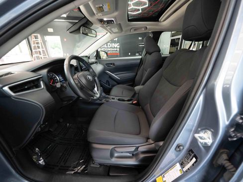 Used 2022 Toyota Corolla Cross LE w/ Moonroof Package AWD/4WD image 9