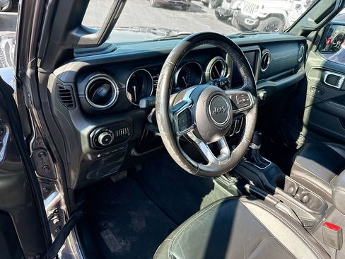 Used 2021 Jeep Wrangler Unlimited Sahara w/ Cold Weather Group AWD/4WD image 10