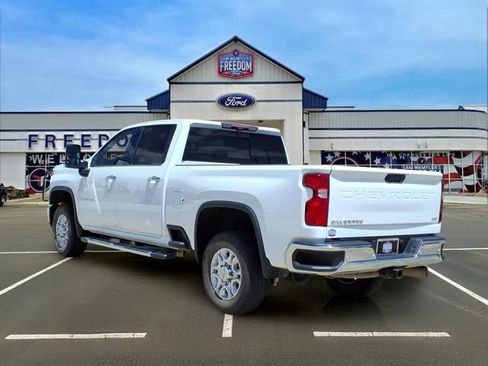 Used 2024 Chevrolet Silverado 2500 LTZ w/ LTZ Premium Package AWD/4WD image 4