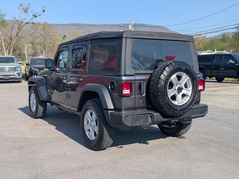 Used 2018 Jeep Wrangler Unlimited Sport S image 5