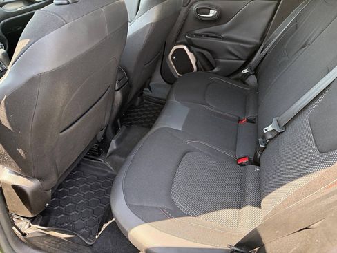Used 2016 Jeep Renegade 75th Anniversary FWD image 10