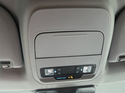 Used 2023 Ford F150 Lightning XLT AWD/4WD image 18