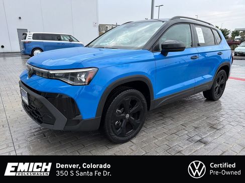 Used 2025 Volkswagen Taos SE AWD/4WD image 1