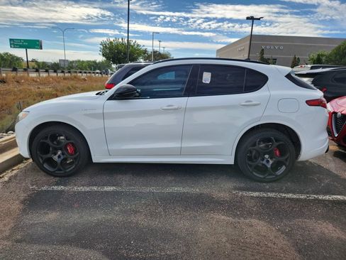 Used 2023 Alfa Romeo Stelvio Veloce AWD/4WD image 8