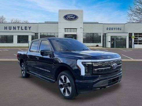 Used 2022 Ford F150 Lightning Platinum image 4