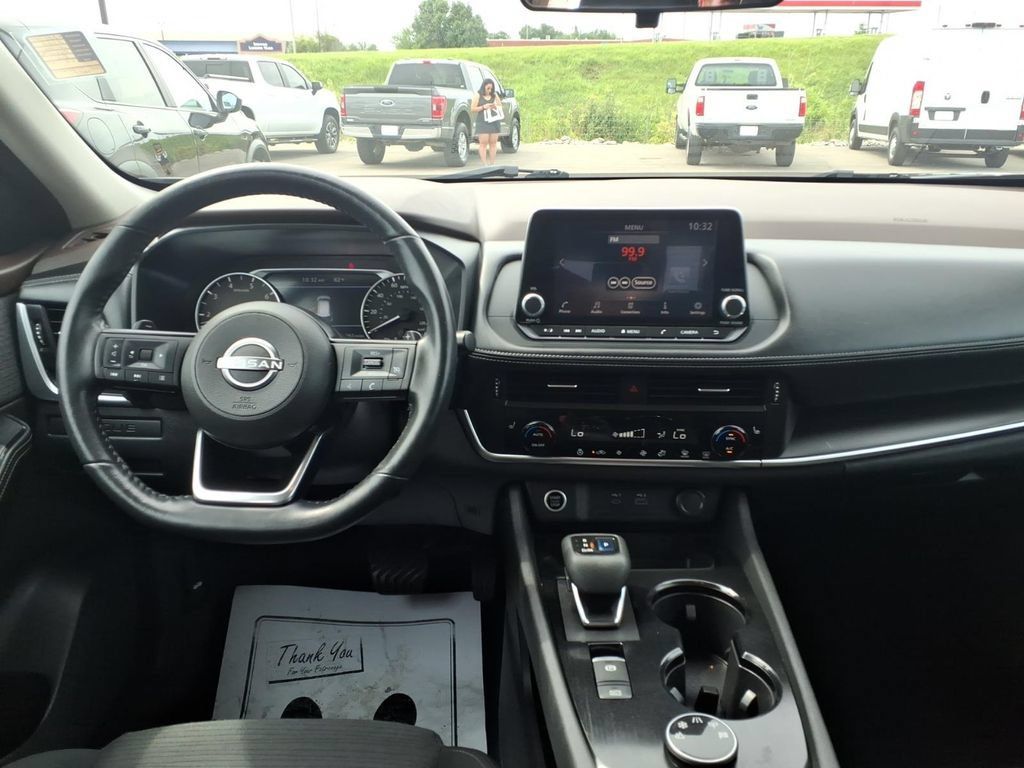 Used 2022 Nissan Rogue S AWD/4WD image 15
