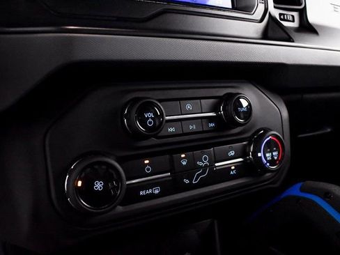 Used 2022 Ford Bronco Black Diamond image 27