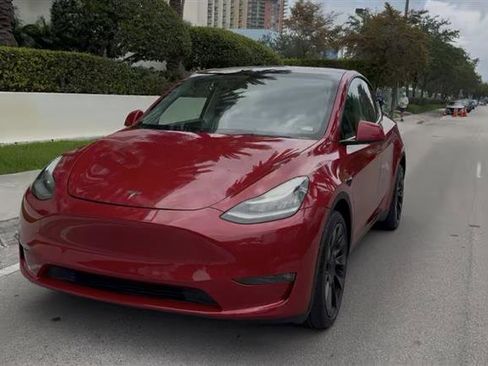 Used 2022 Tesla Model Y Long Range AWD/4WD image 3