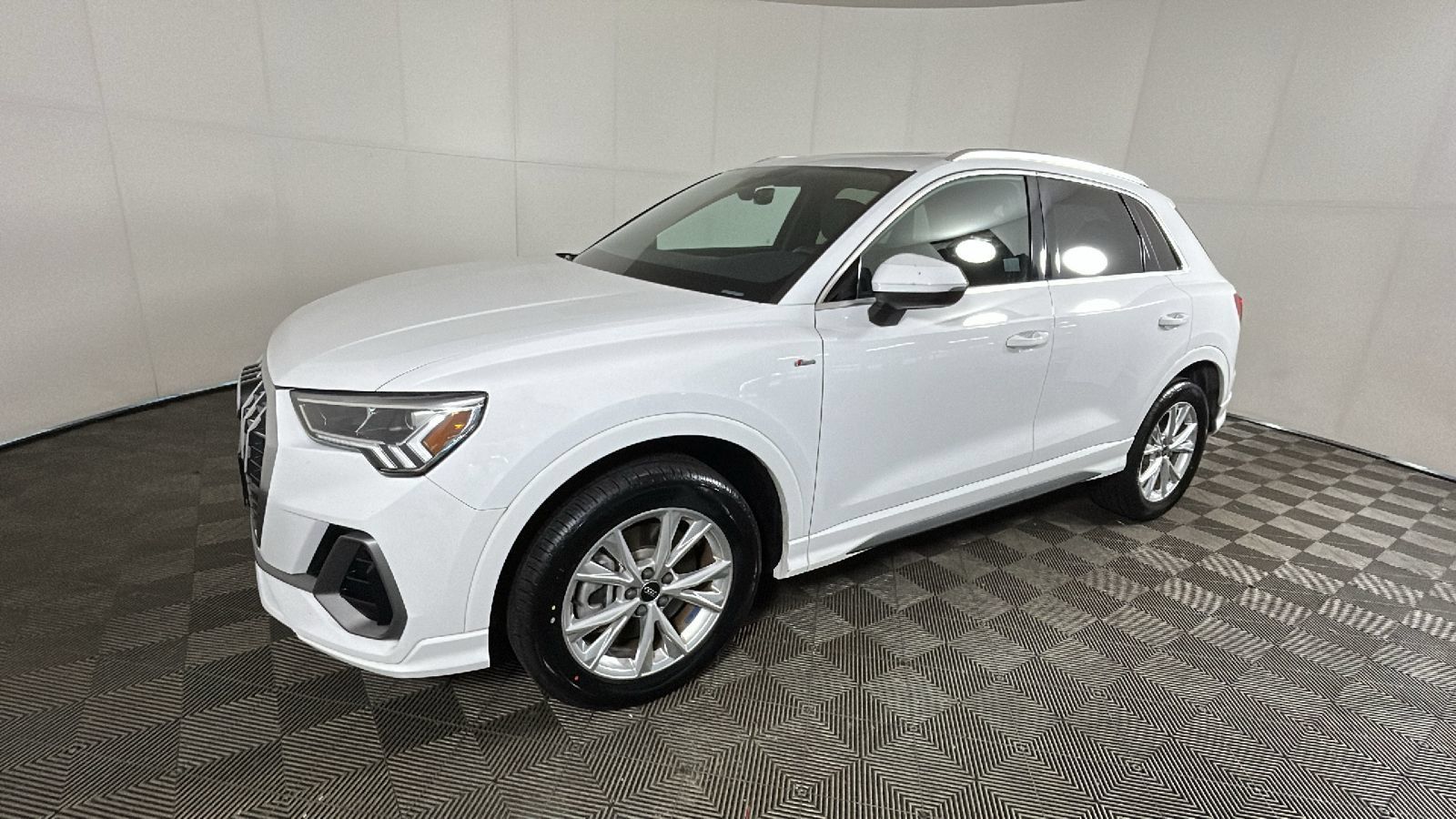 Used 2025 Audi Q3 2.0T Premium AWD/4WD image 6