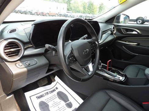 Used 2024 Chevrolet Trax ACTIV w/ Sunroof Package FWD image 15