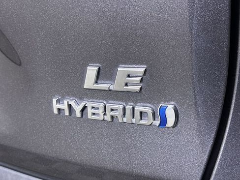 Used 2021 Toyota RAV4 LE AWD/4WD image 33