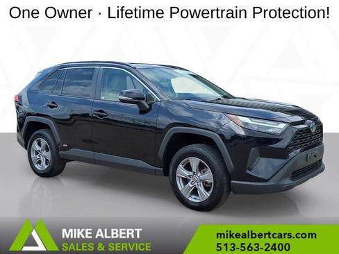 Used 2022 Toyota RAV4 XLE AWD/4WD image 1