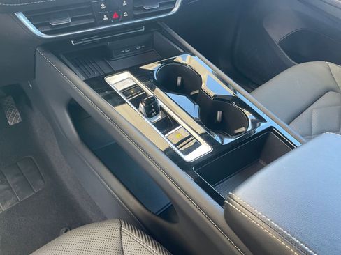 Used 2025 Volkswagen Atlas Cross Sport SE image 41