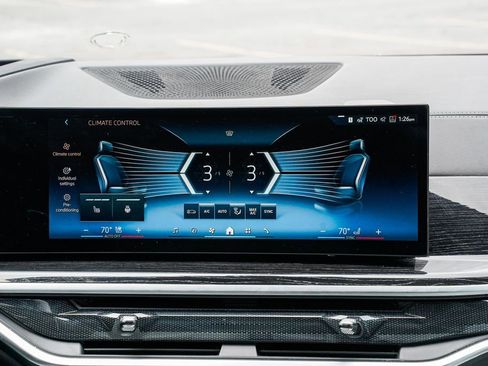 Used 2024 BMW X5 xDrive40i w/ M Sport Package image 14