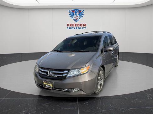 Used 2016 Honda Odyssey Touring image 1