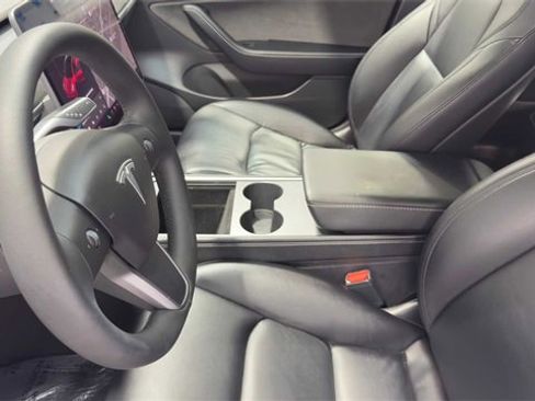 Used 2021 Tesla Model 3 Performance image 20