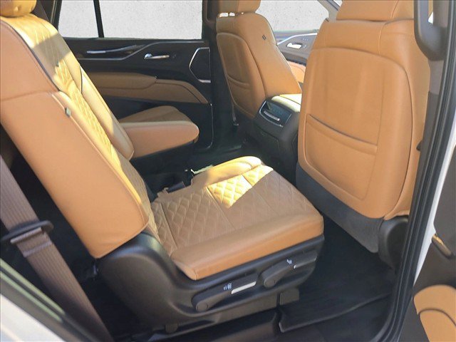Used 2021 Cadillac Escalade Sport w/ Driver Assist Tech Package AWD/4WD image 19