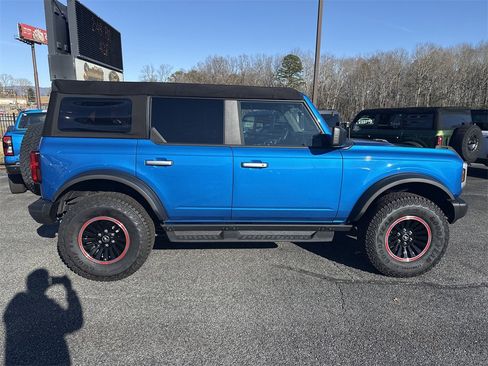 Used 2025 Ford Bronco Big Bend w/ Black Diamond Package image 8