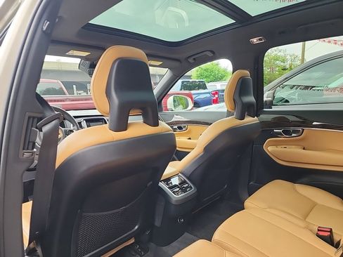 Used 2017 Volvo XC90 T6 Momentum w/ Vision Package AWD/4WD image 35