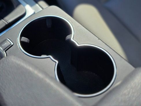 Used 2014 Mercedes-Benz C 250 Sport image 33