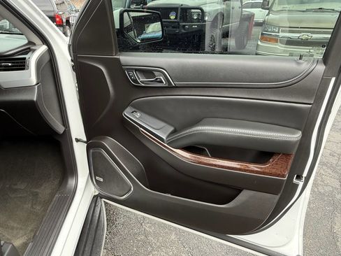 Used 2017 GMC Yukon SLE w/ HD Trailering Package image 9