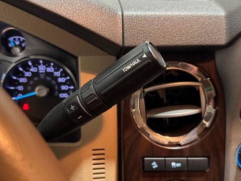 Used 2014 Ford F250 Lariat w/ Lariat Ultimate Package image 9