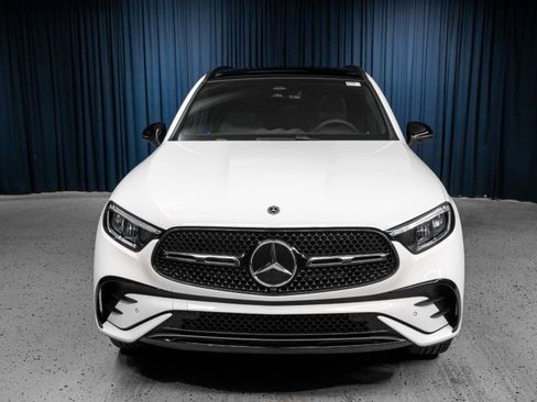 New 2026 Mercedes-Benz GLC 300 4MATIC image 2