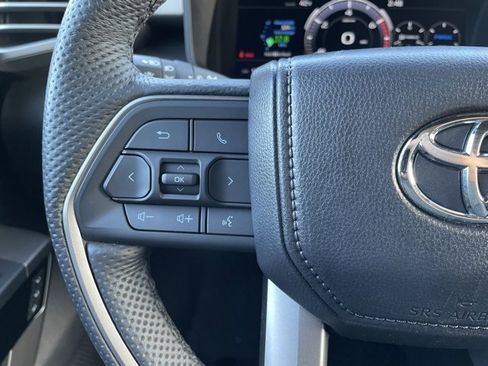 Used 2025 Toyota Tundra Limited image 15