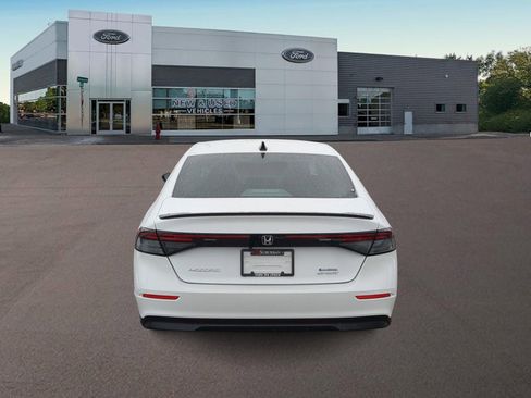 Used 2023 Honda Accord Sport image 9