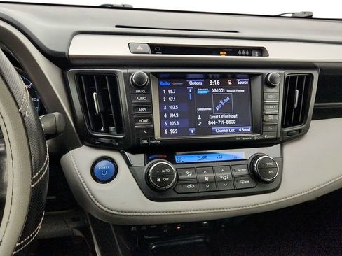 Used 2018 Toyota RAV4 Limited image 18