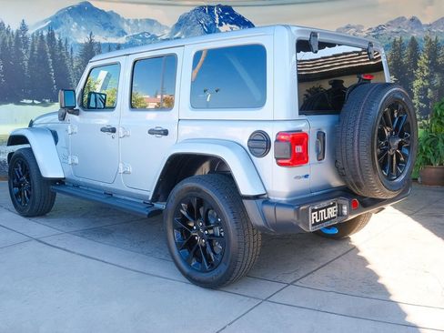 Used 2023 Jeep Wrangler Unlimited Sahara w/ Cold Weather Group AWD/4WD image 4