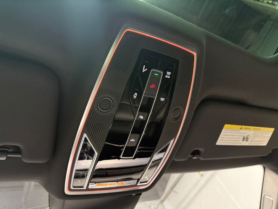 Used 2022 Audi A8 L 3.0T AWD/4WD image 32