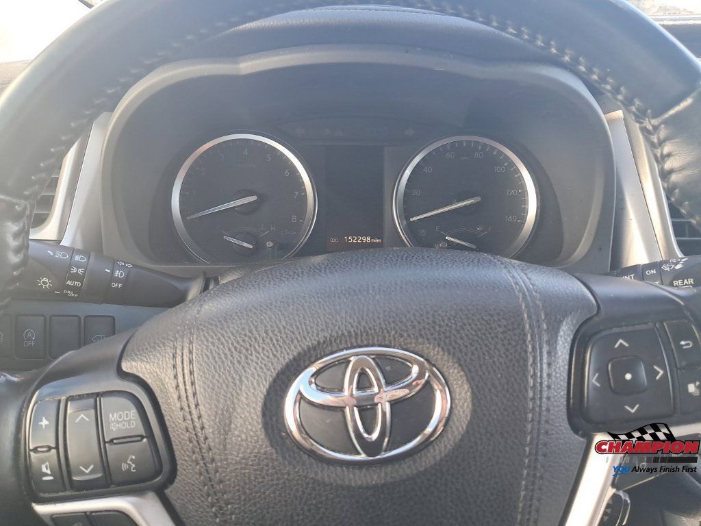 Used 2019 Toyota Highlander SE w/ Protection Package #3 AWD/4WD image 26