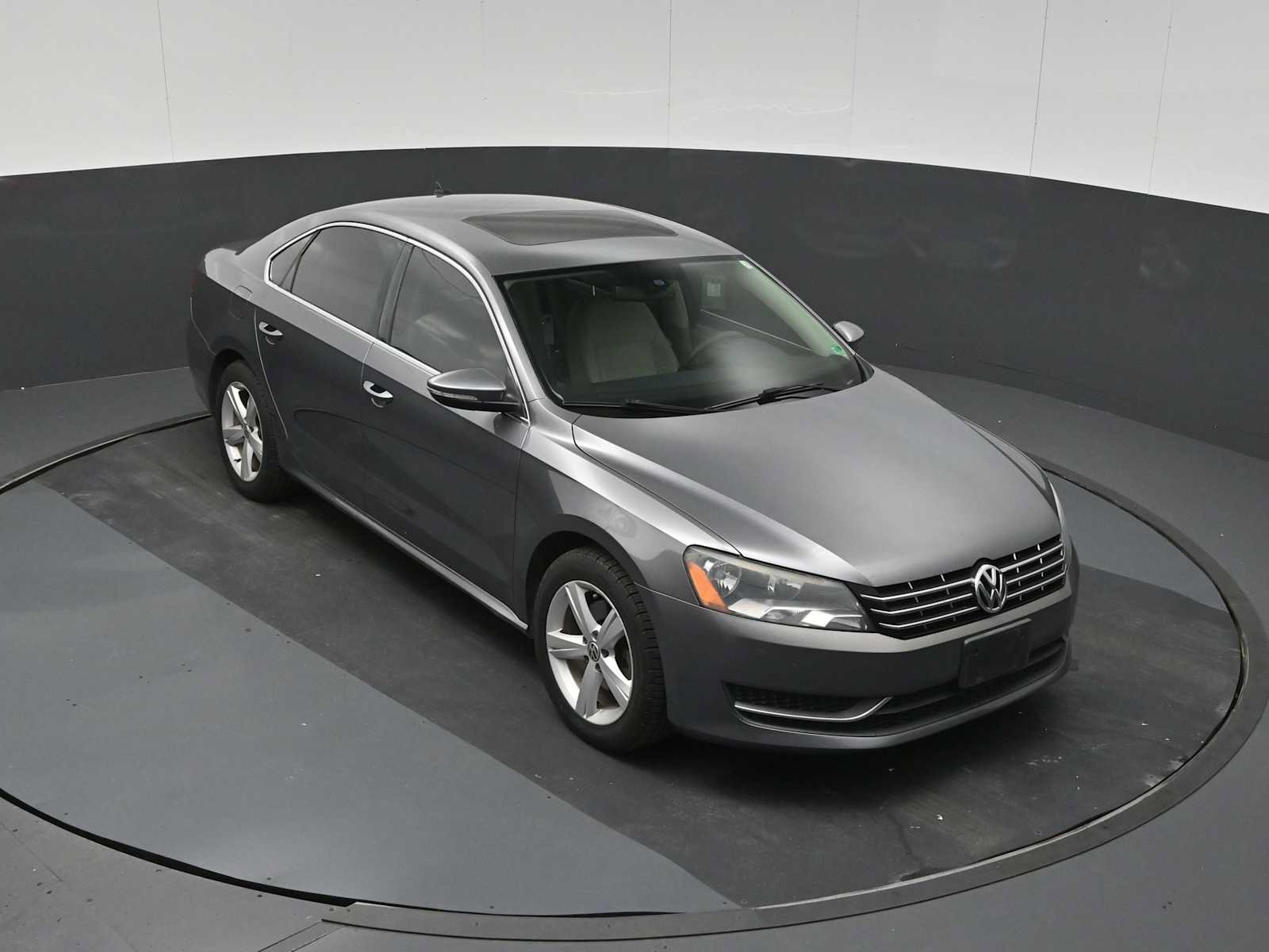 Used 2012 Volkswagen Passat TDI SE FWD image 18