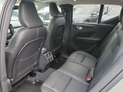 Used 2024 Volvo XC40 B5 Ultimate w/ Protection Package Premier AWD/4WD image 19