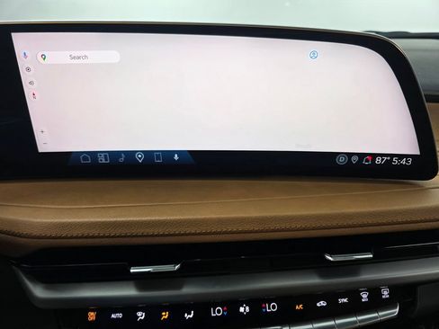 Used 2025 Cadillac XT4 Premium Luxury w/ Technology Package AWD/4WD image 23