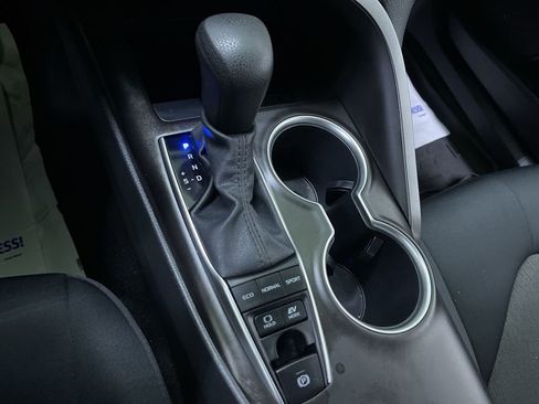 Used 2022 Toyota Camry LE image 22