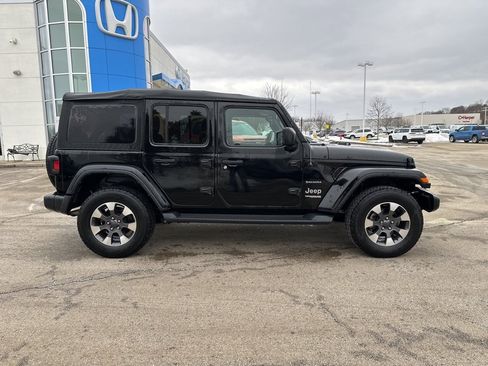 Used 2022 Jeep Wrangler Unlimited Sahara image 2