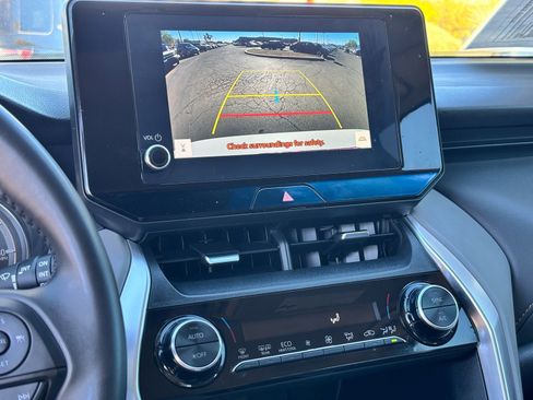 Certified 2024 Toyota Venza LE image 26