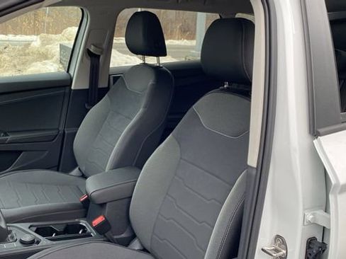 New 2026 Volkswagen Taos SE image 13