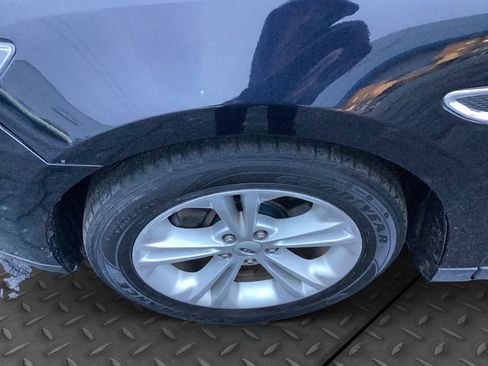 Used 2016 Ford Taurus SE image 20