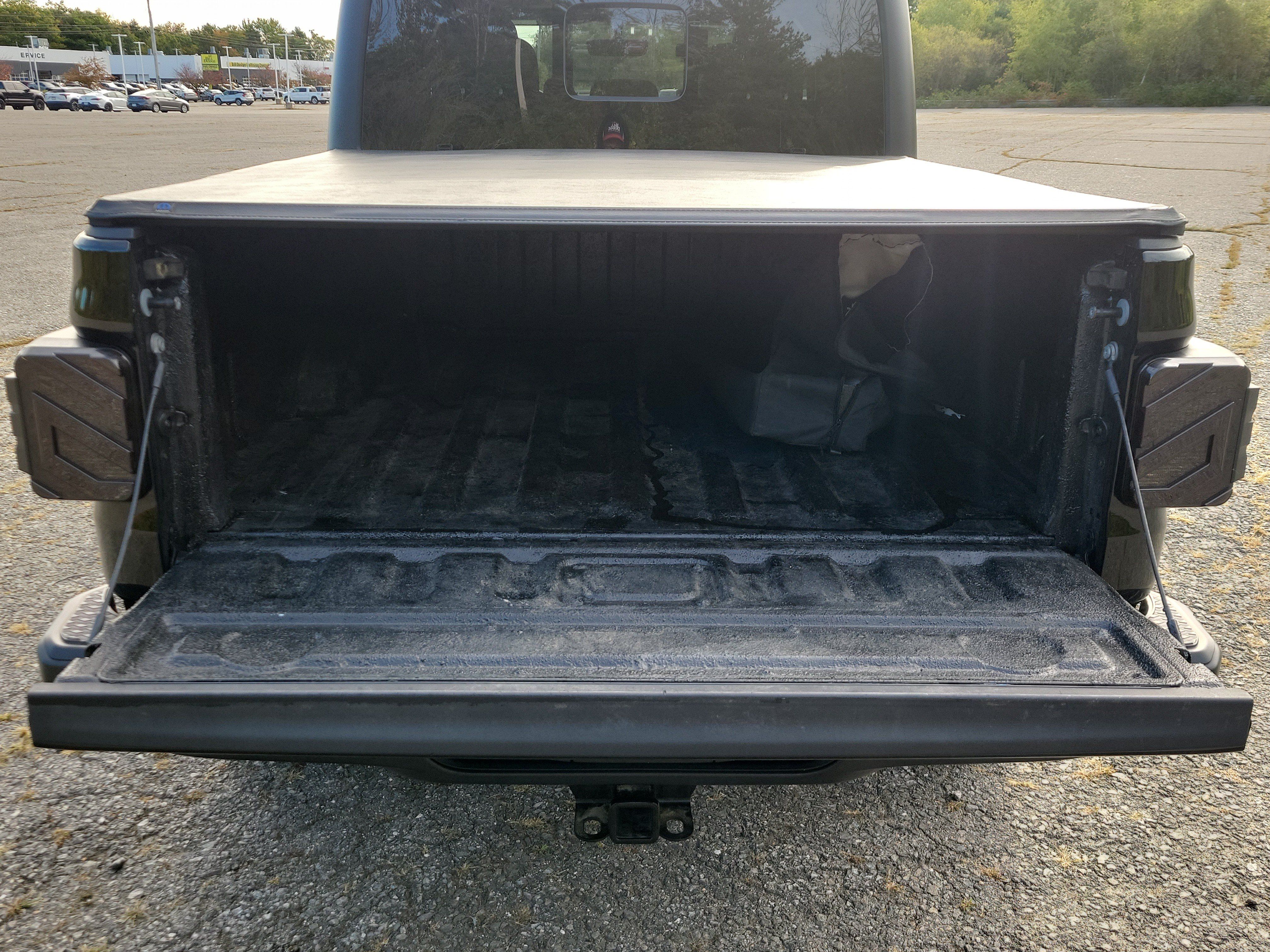 Used 2023 Jeep Gladiator Sport AWD/4WD image 17
