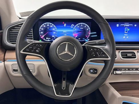 Certified 2026 Mercedes-Benz GLS 450 4MATIC image 21