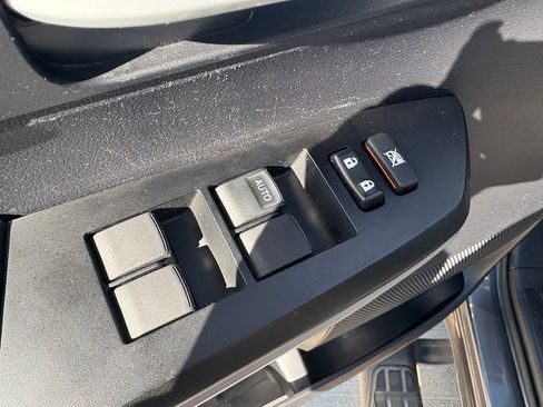 Used 2019 Toyota Tundra SR5 image 9