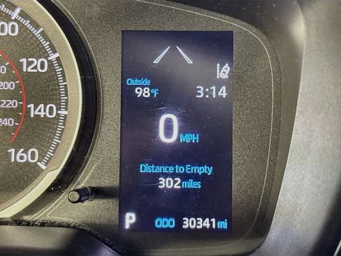 Certified 2022 Toyota Corolla SE w/ SE Premium Package FWD image 6