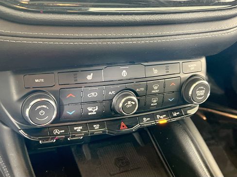 Used 2022 Dodge Durango GT image 16