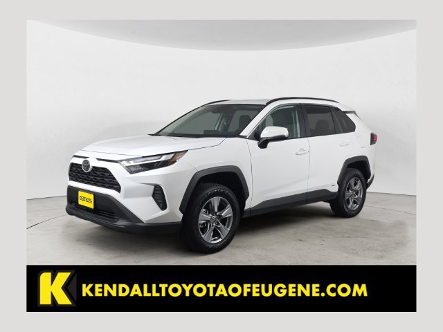 Used 2025 Toyota RAV4 XLE AWD/4WD image 1