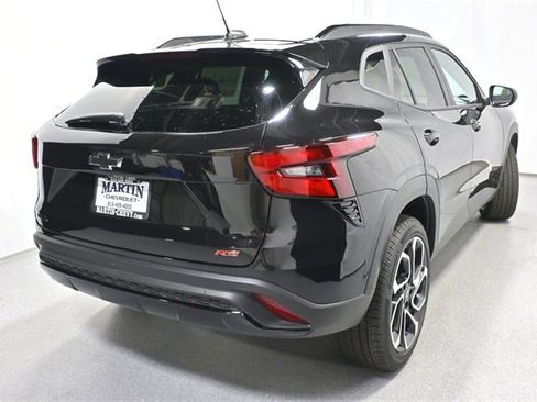 New 2025 Chevrolet Trax RS w/ Sunroof Package image 3