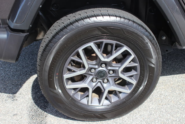Used 2025 Jeep Wrangler Unlimited Sahara AWD/4WD image 36