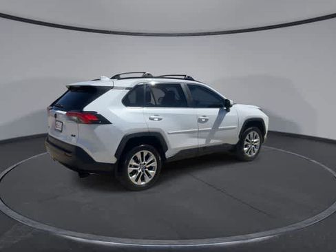 Used 2025 Toyota RAV4 XLE Premium image 8